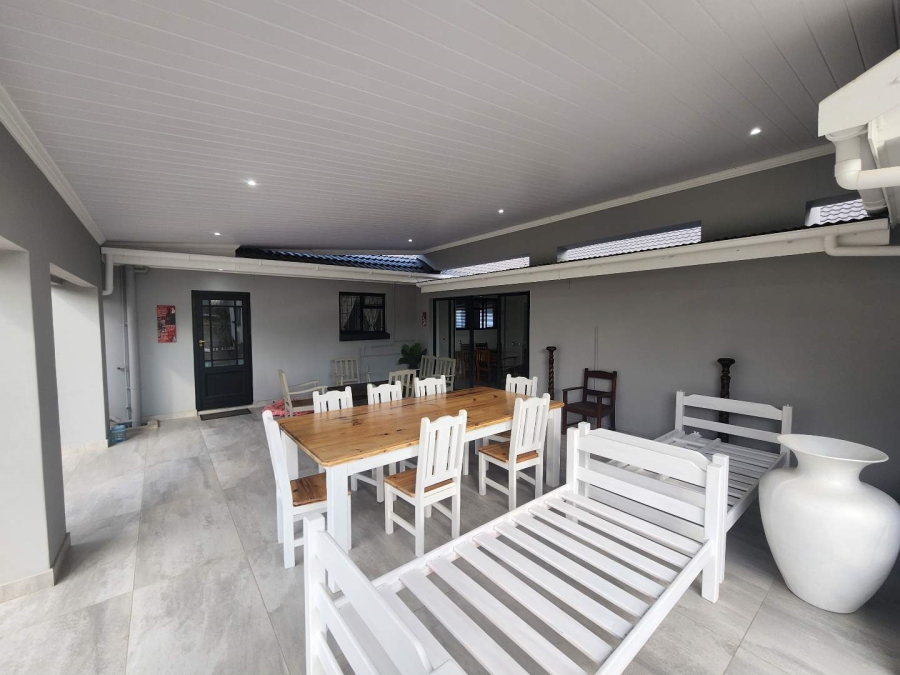 5 Bedroom Property for Sale in Fraaiuitsig Western Cape